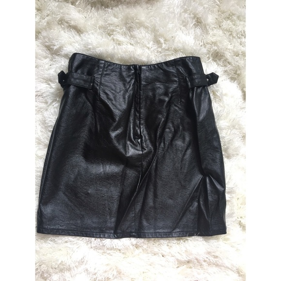 Highwaisted Faux Leather Mini Skirt - Picture 2 of 3